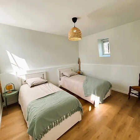 Holiday home Maison 2 Avec Parking Et Jardin